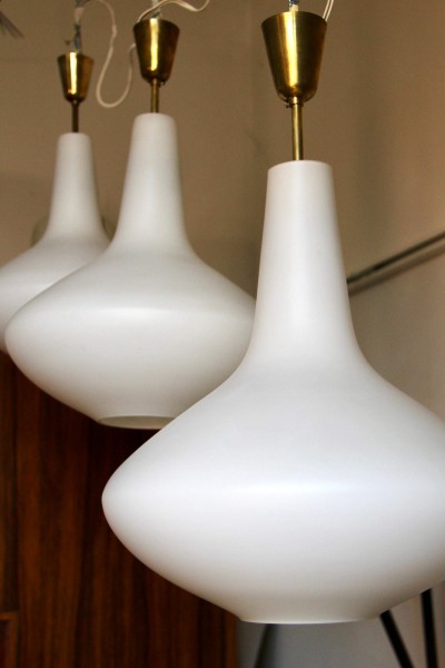 Set di tre lampadari sullo stile di Stilnovo