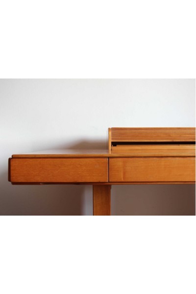 Torcello series desk, designed by Afra and Tobia Scarpa for Stildomus, 1970s.