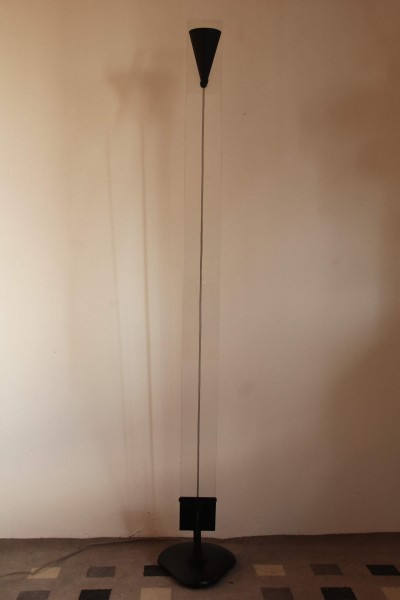 Lampada da terra modello Ondina di Daniela Puppa per Fontana Arte