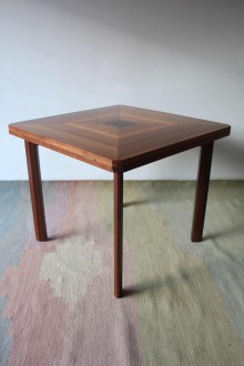 Tavolo quadrato apribile, in legno intarsiato e radica,... 2