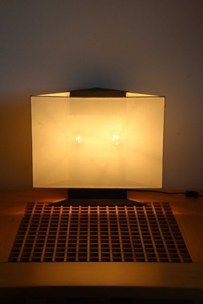 Accademia model table lamp, design Cini Boeri for Artemide, large model.