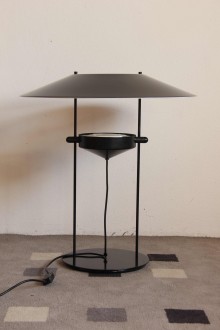 Tronconi lacquered metal table lamp from the 1980s 2
