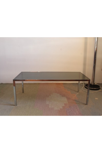 Coffee table designed by Ross Littell model Luar Op