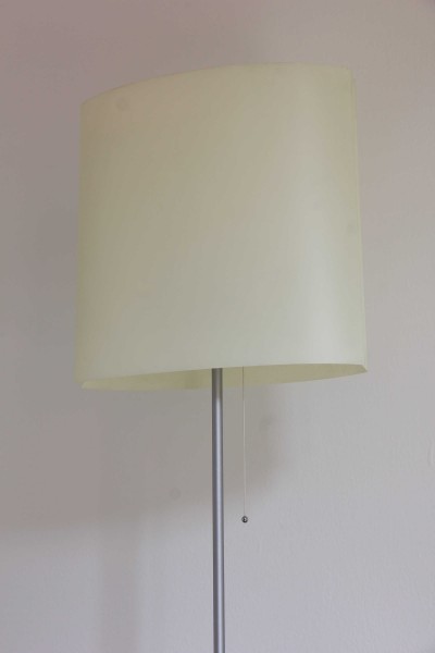 Lampada da terra modello Sara, design Pierluigi Cerri di Gregotti Associati per Fontana Arte anni '90