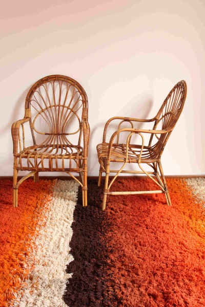 Set due poltroncine in bambù con tavolino di servizio, produzione italiana.