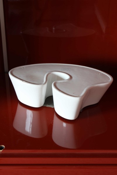 Ceramic vase from the Tremiti series designed by Angelo Mangiarotti for Danese