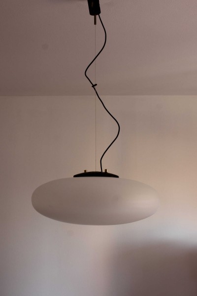 Pendant lamp in satin opaline glass, design attributable to Stilnovo