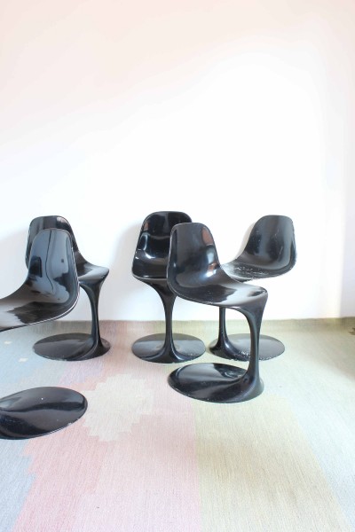 Tulip style chairs designed by Rudi Bonzanini for Tecnosalotto Mantova