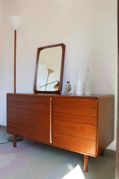 Carved wooden mirror designed by Dino Cavalli for Tredici Pavia