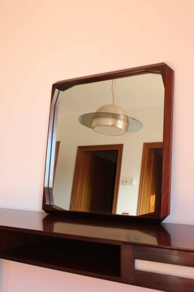Specchio in legno lavorato design Dino Cavalli per Tredici Pavia