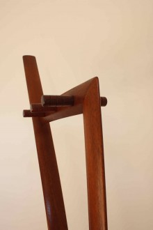 Wooden floor coat rack, 80s design Made in Italy 2