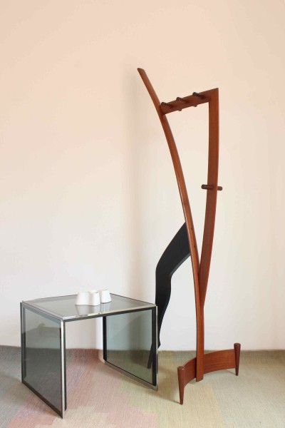 Wooden floor coat rack, 80s design Made in Italy