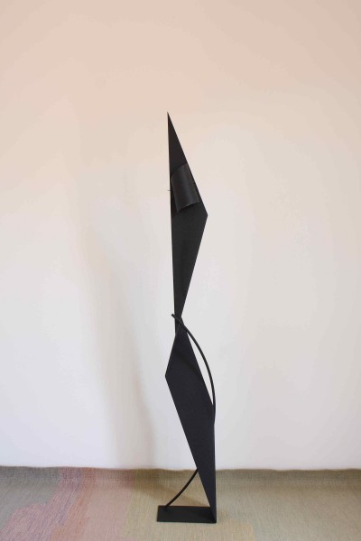 Floor watch/sculpture in metal, made in Italy