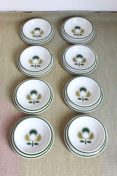 Dinner service for 8 people Laveno, artistic direction Antonia Campi