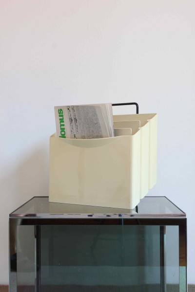 Pocket magazine rack designed Andries Van Onck for Magis