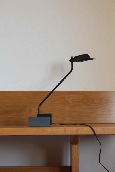 Lampada da tavolo Logo design Barbaglia e Colombo per PAF Milano