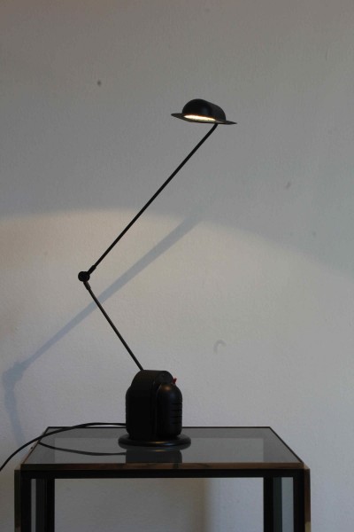 Lampada da tavolo stile industriale probabile produzione Lamperti