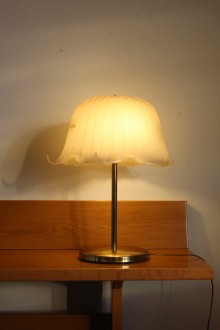 Lampada da tavolo in vetro e ottone produzione PAF Milano... 2