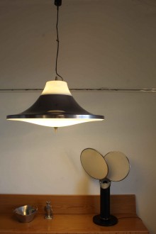 Lampada a sospensione space age produzione Reggiani