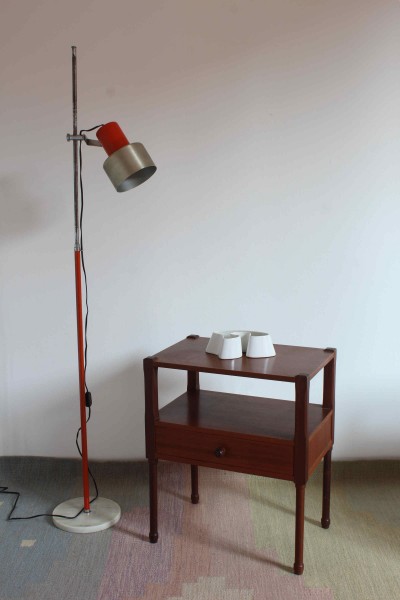 Pair of Danish/Scandinavian style bedside tables