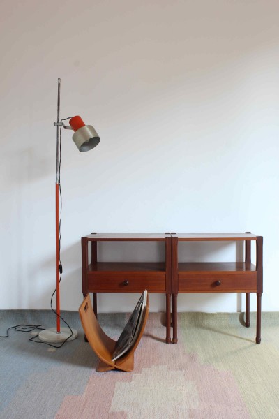 Pair of Danish/Scandinavian style bedside tables
