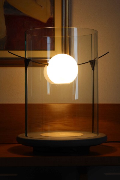 Lampada da tavolo modello Hera design Castelli e Rezzonico per Segno Italiano