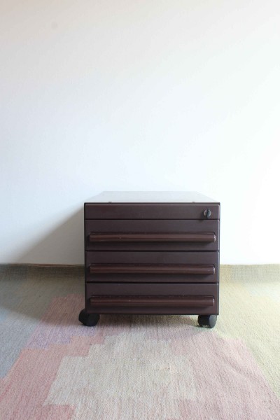 Metal chest of drawers from the Serie  45, produced by Olivetti Synthesis and designed by Ettore Sottsass.