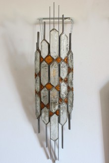 Applique brutalist in vetro scalpellato e metallo, design...