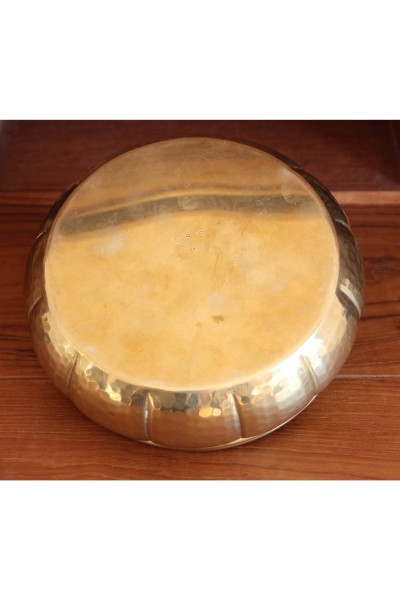Scatola in ottone battuto a mano F.B.C.