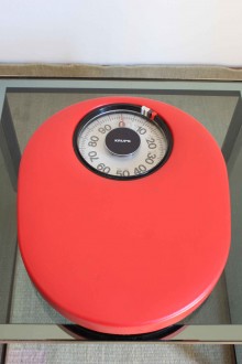 Bilancia pesa persone anni '70 design Space Age produzione Krups