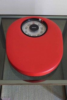 1970s Space Age design bathroom scale made by Krups 2