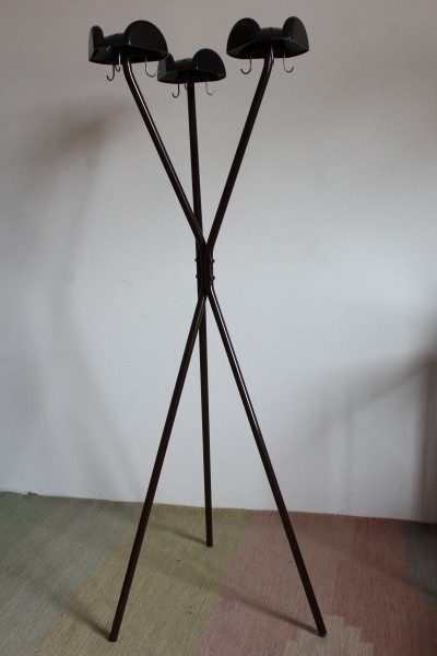 Tricorno coat hanger designed by Enzo Mari for Danese Milano