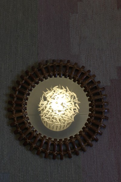 Specchio da parete rotondo in bambù design di Olaf von Bohr per l'azienda Bonacina