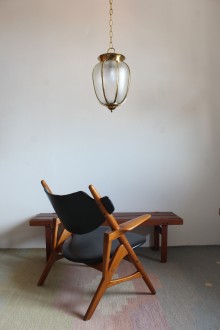 Poltrona in legno sullo stile di Hans Jørgen Wegner 2