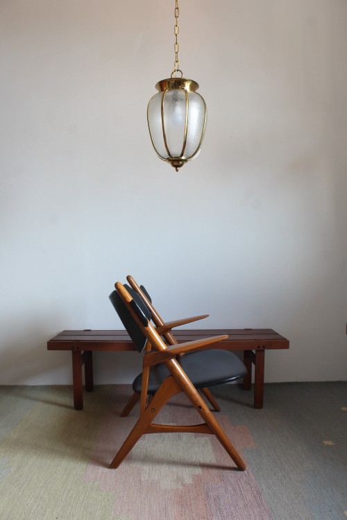 Poltrona in legno sullo stile di Hans...